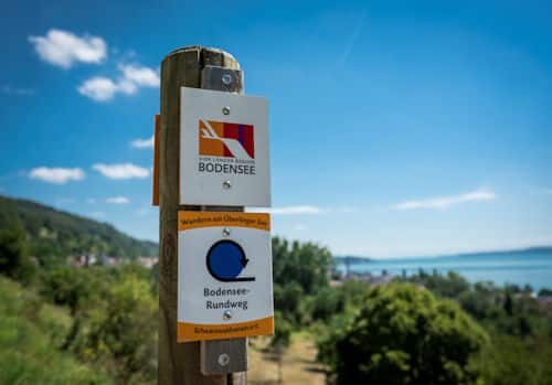 Blütenweg Sipplingen Bildnachweis: © ECHT BODENSEE, Dietmar Denger https://entdecke-deutschland.de/bundeslaender/baden-wuerttemberg/seerunde-fuer-sehleute-der-seegang-am-bodensee/